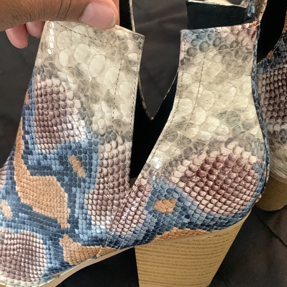 Boots - Picture 2 of 5